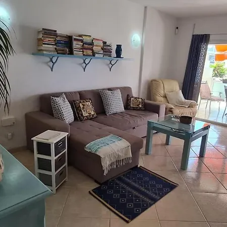 Big Beachfront In Los Cristianos! Apartamento *