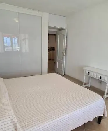 Big Beachfront In Los Cristianos! Apartamento Arona (Tenerife)