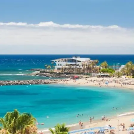 Big Beachfront In Los Cristianos! Appartement *